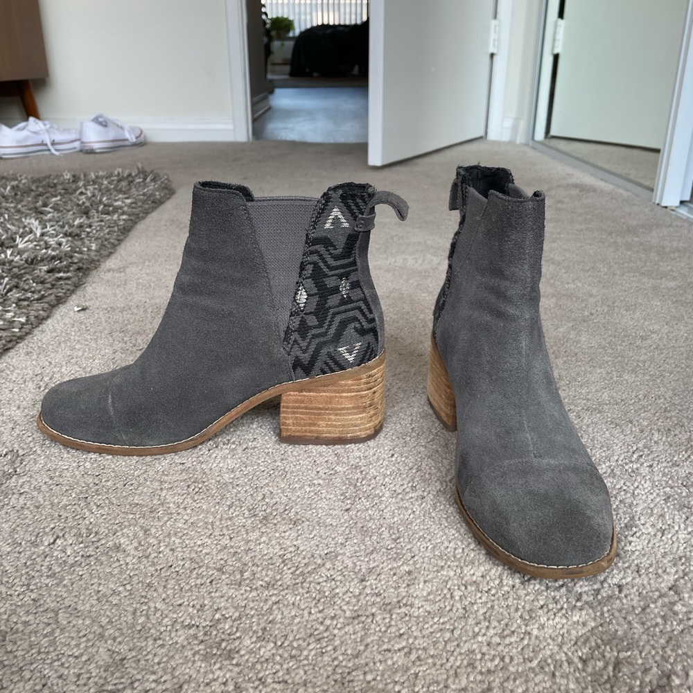 Toms suede Chelsea bootie